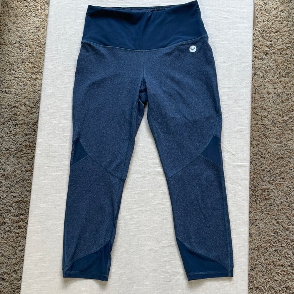 ROXY brand heathered navy cropped yoga/athletic leggings with mesh cutou…